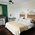 Pensión Les Tuileries De Chanteloup 4*