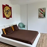 Pensión Les Tuileries De Chanteloup 4*