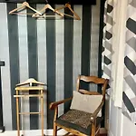 Les Tuileries De Chanteloup Pensión 4*