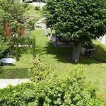 Les Tuileries De Chanteloup 게스트하우스 4*