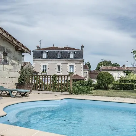 Les Tuileries De Chanteloup 4*