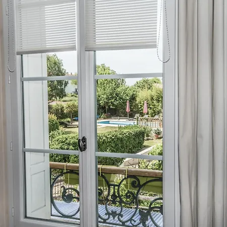 Les Tuileries De Chanteloup Guest house La Roche-Chalais