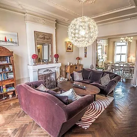 Konukevi Les Tuileries De Chanteloup 4*