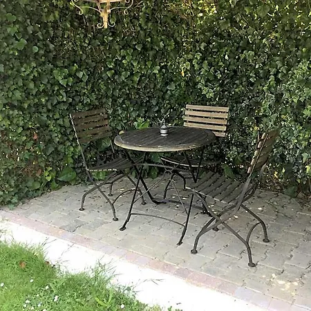 Konukevi Les Tuileries De Chanteloup 4*
