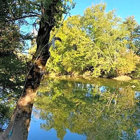 Гостевой дом Les Tuileries De Chanteloup La Roche-Chalais