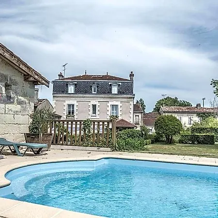 Les Tuileries De Chanteloup 4*